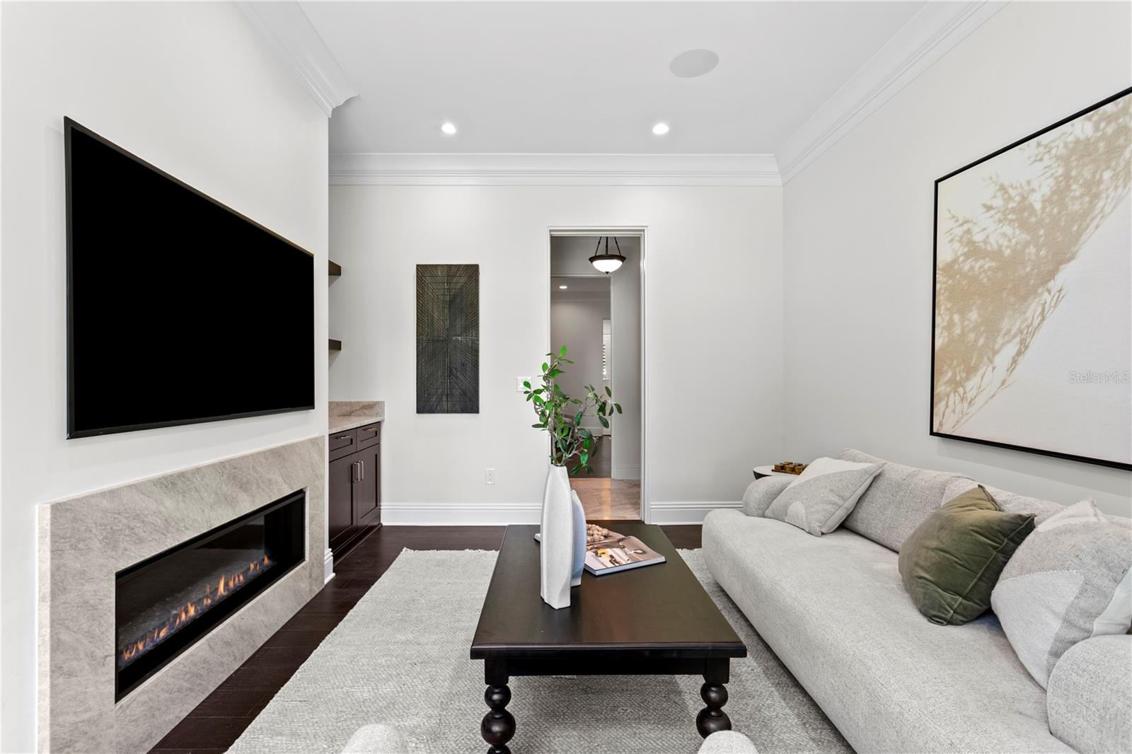 Sitting room - main suite