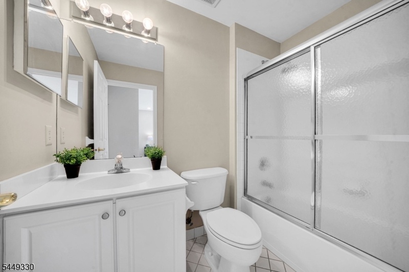 Guest Suite Bath