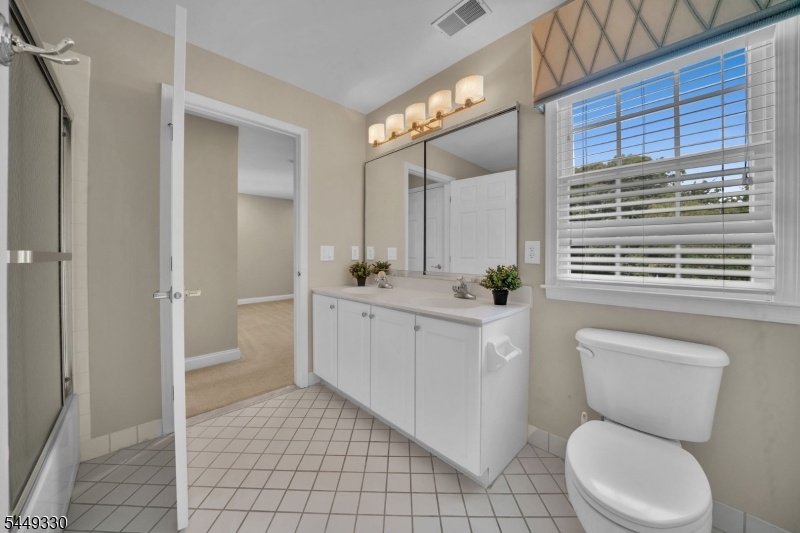Jack & Jill Bath