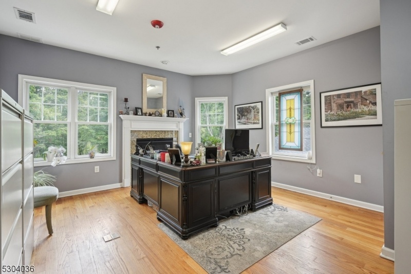 Bedroom/Office