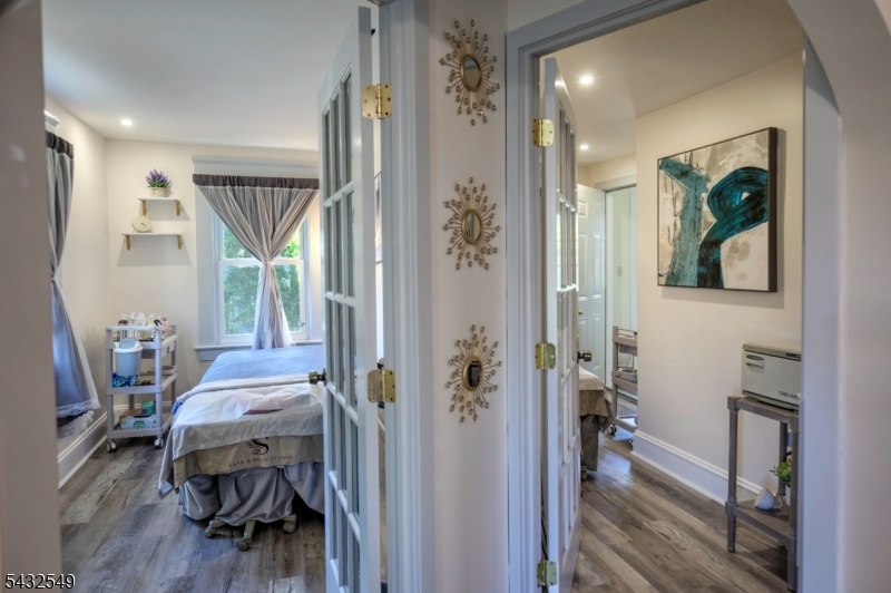 32 Brownlee Pl. - Spa Room
