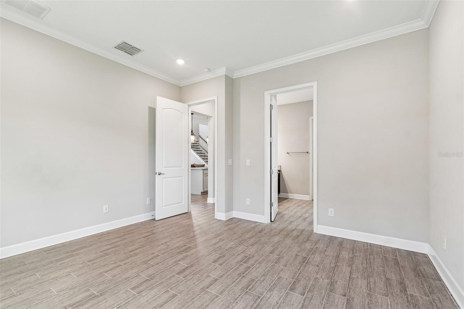 1st Floor primary suite