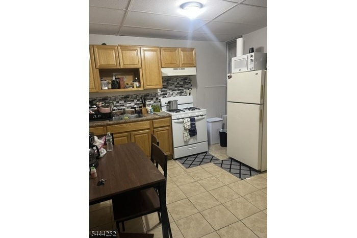 Kitchen 1 fl front