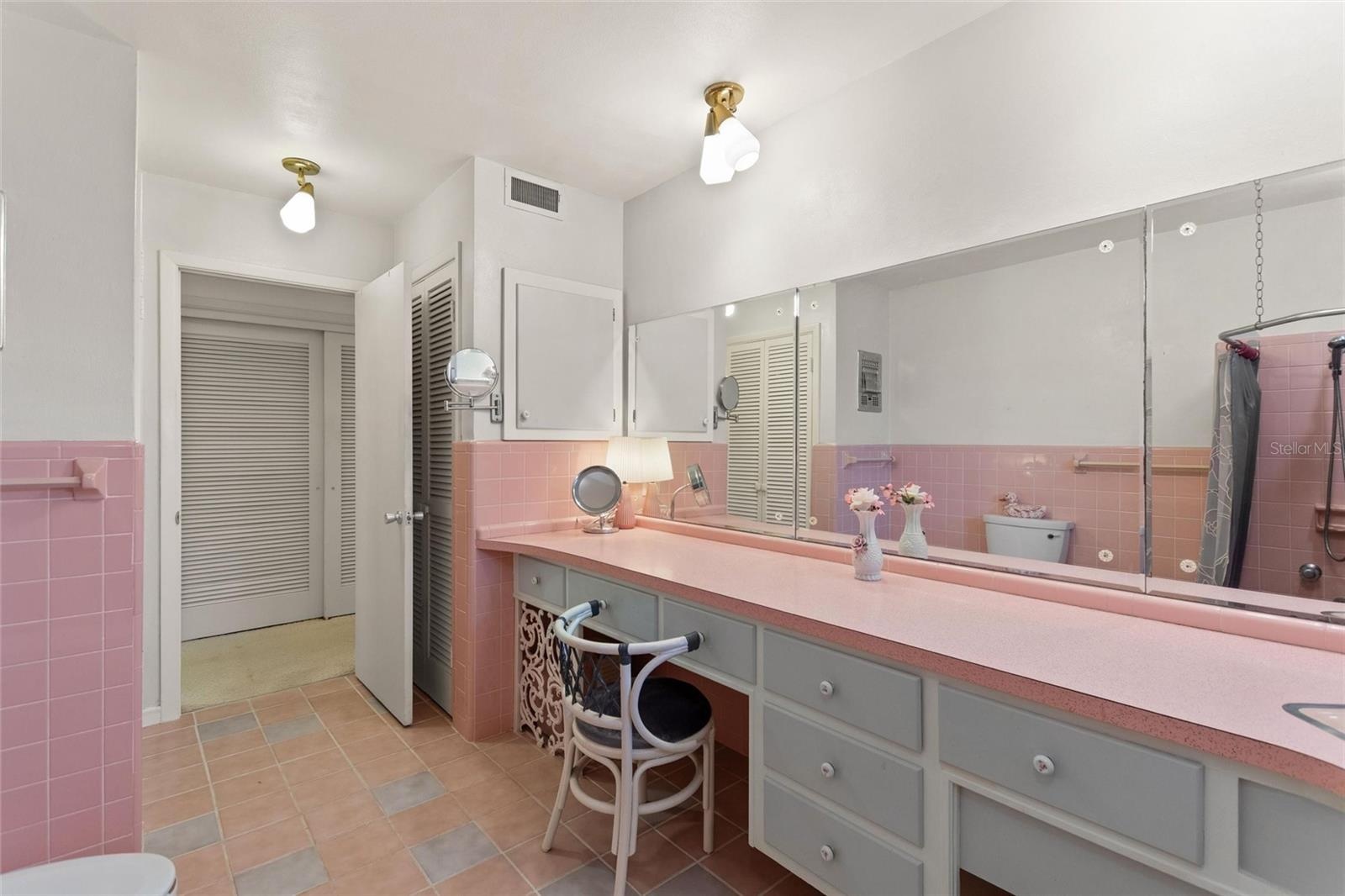 Reverse view of guest bathroom.