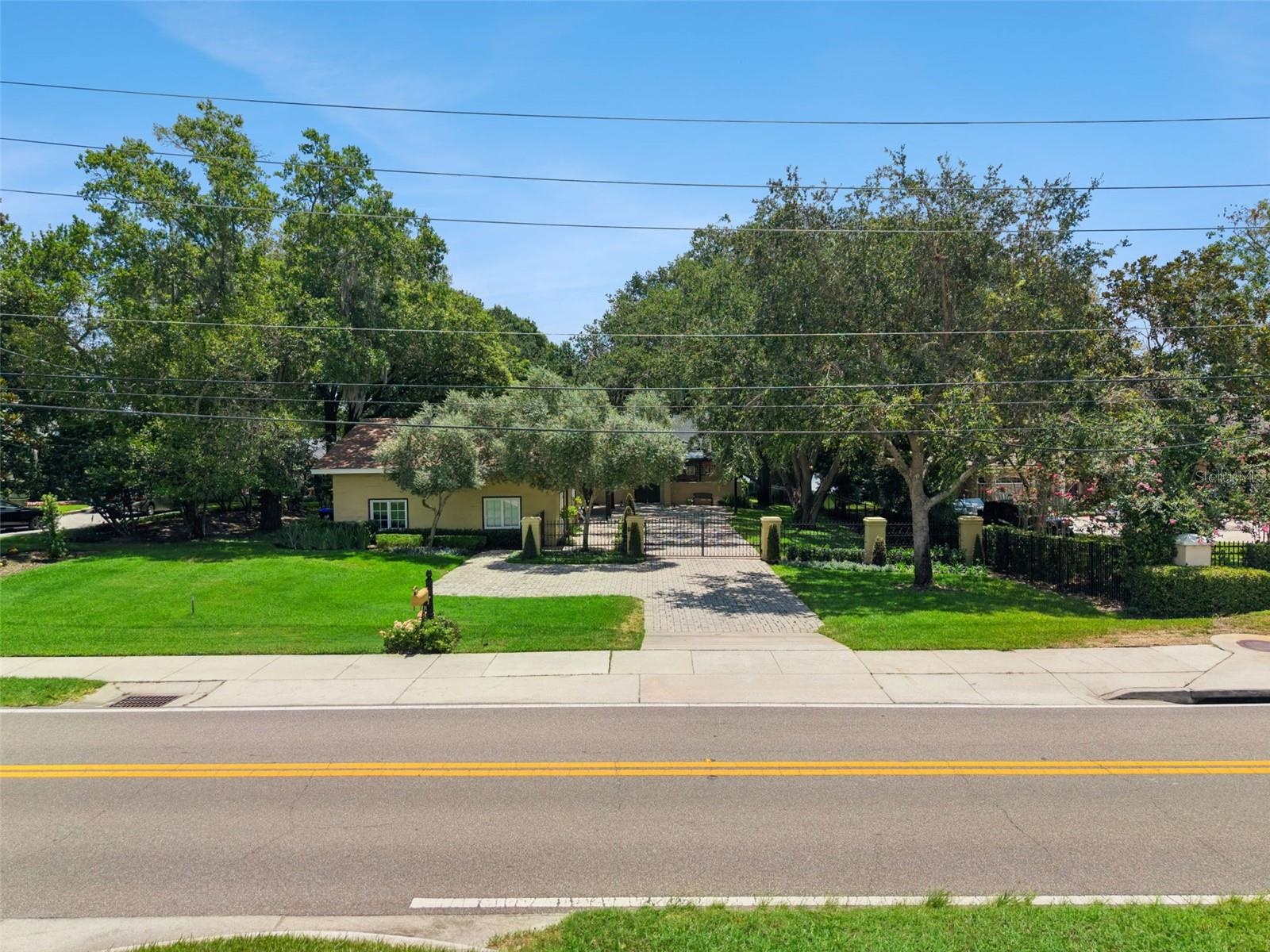 Home off Hempel Avenue.  Local traffic