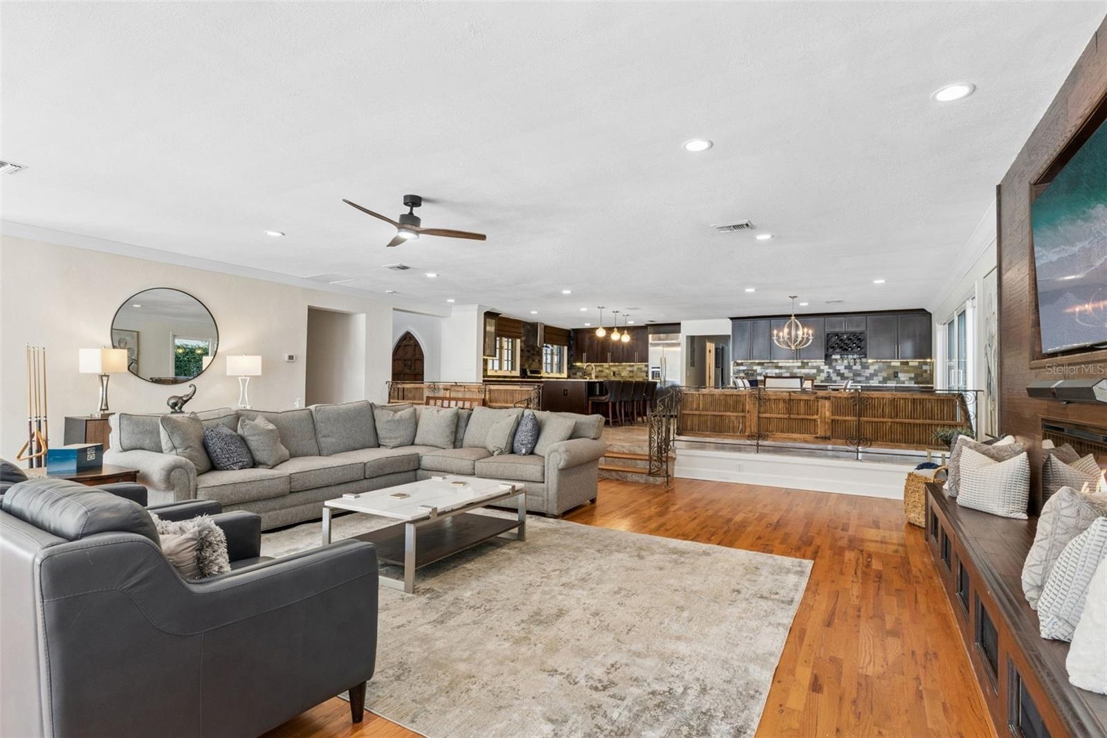 Great Space for the watching the Big Game and able to connect with guests in the kitchen and dining area