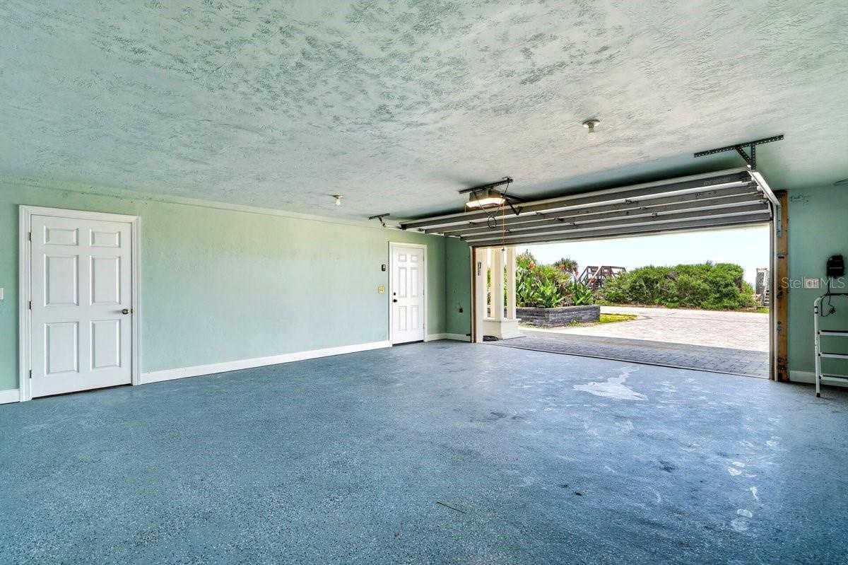 Oversized 2-Car Garage