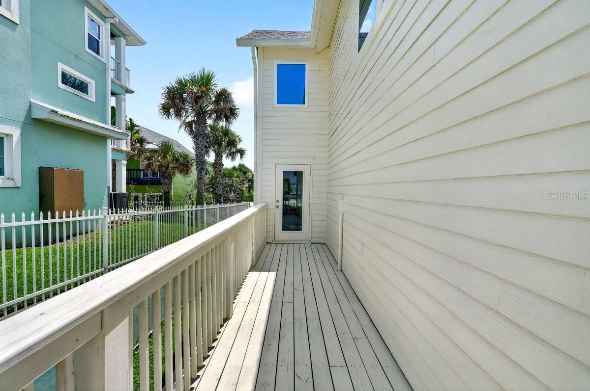 1st Floor NE Deck