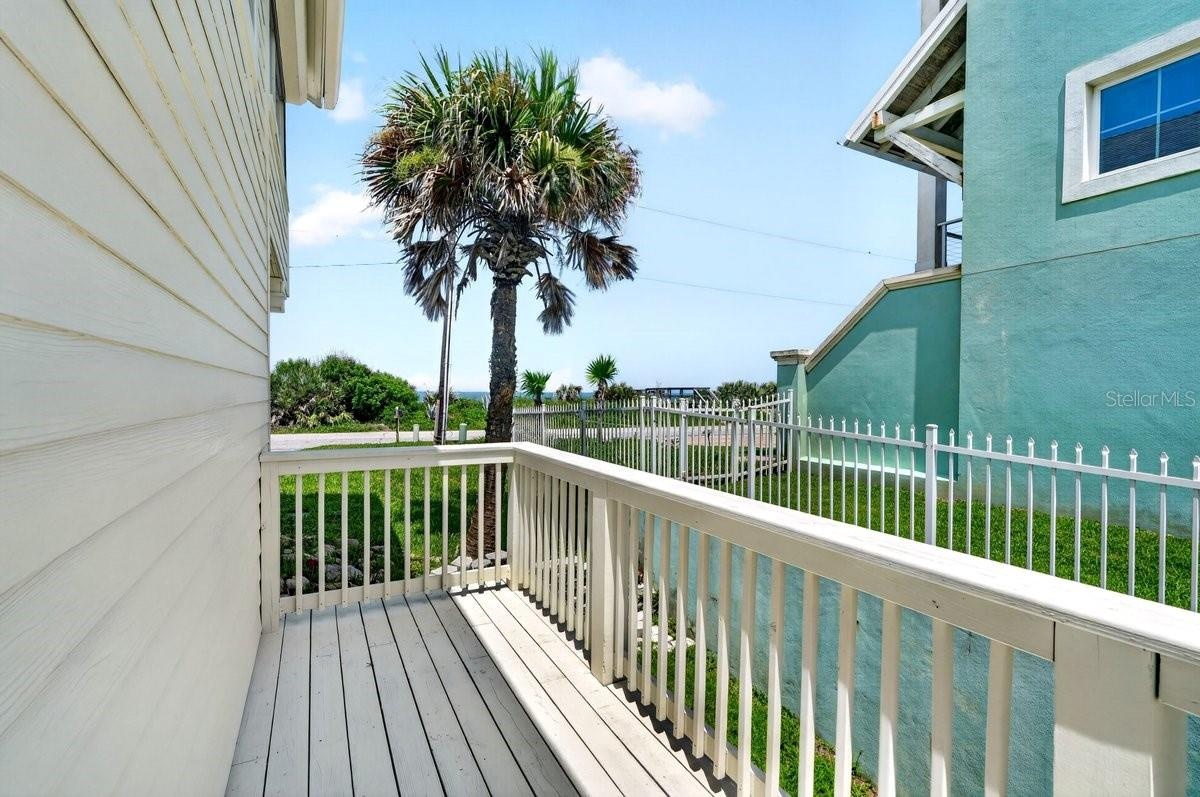 1st Floor NE Deck