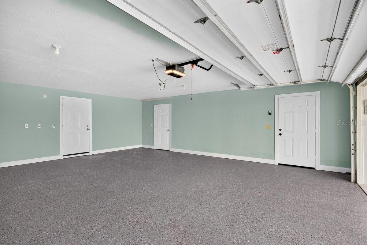Oversized 2-Car Garage