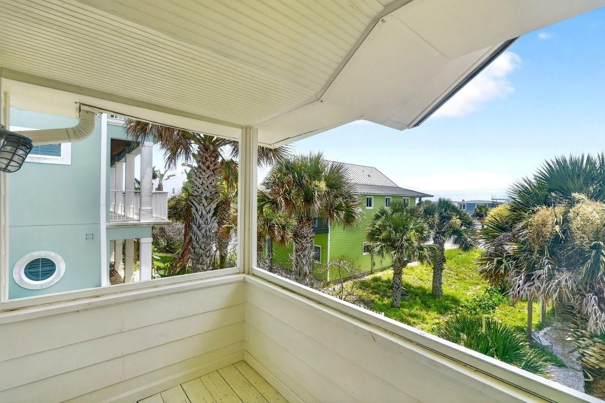 2nd Floor SW Balcony