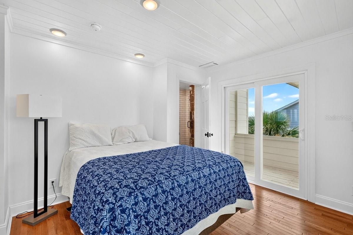 Guest Suite #2 with Sunset Balcony