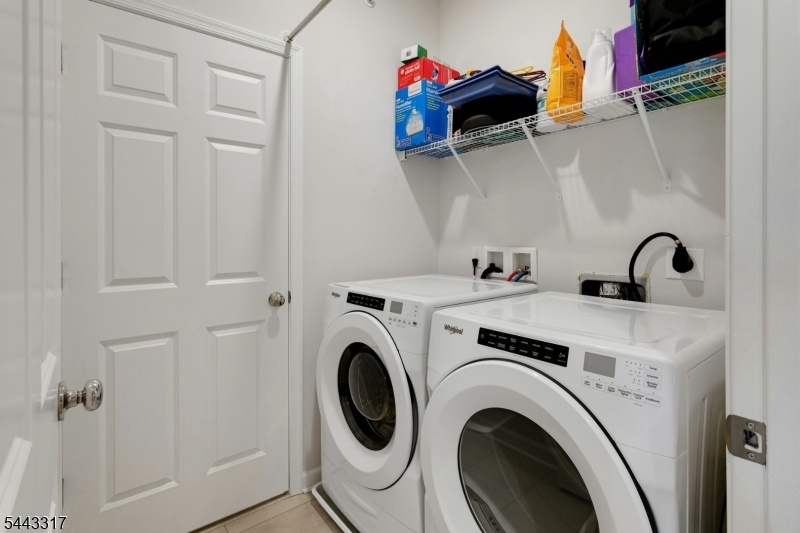 2ND LEVEL LAUNDRY ROOM