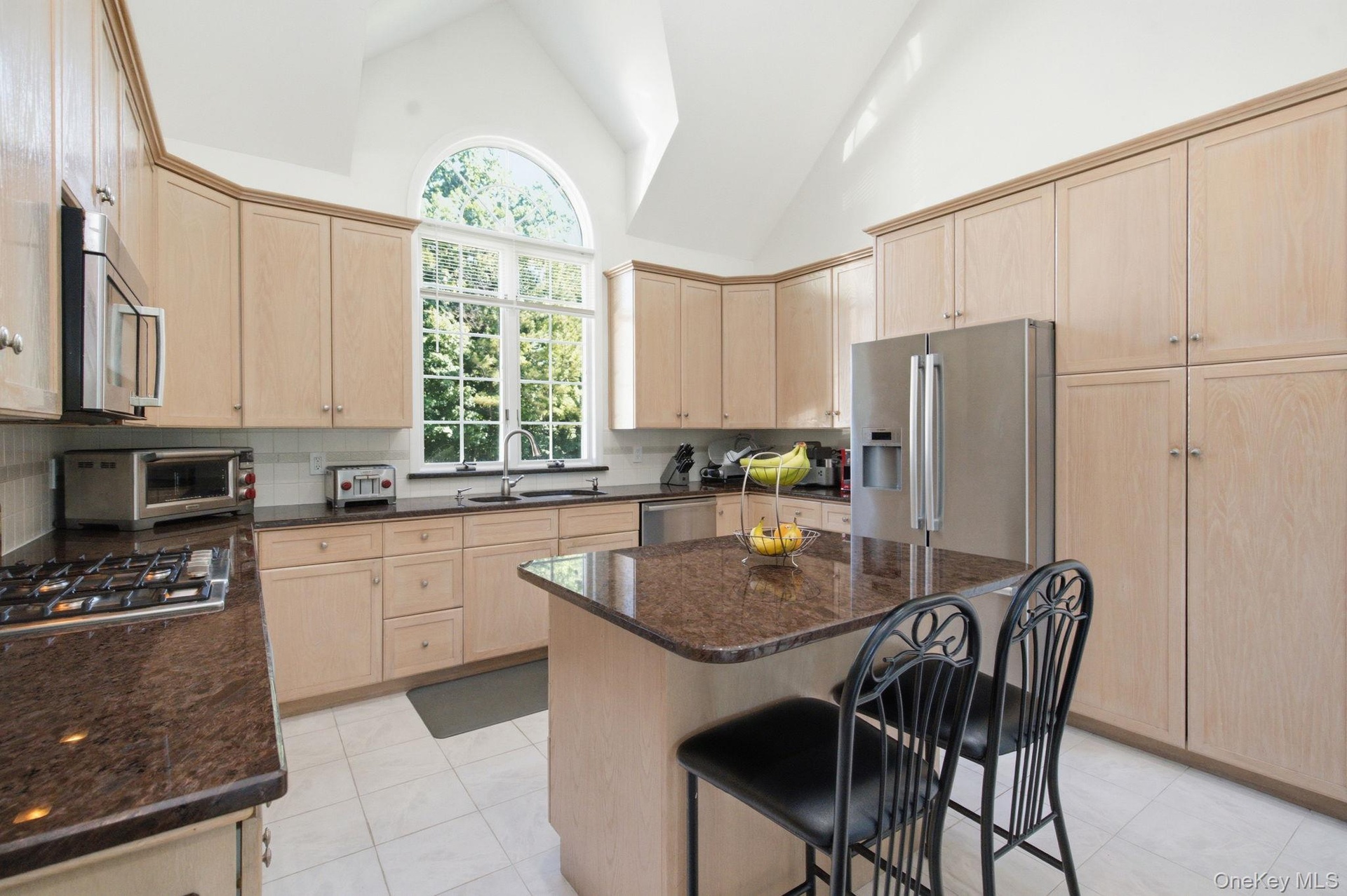 Eat-in-Kitchen