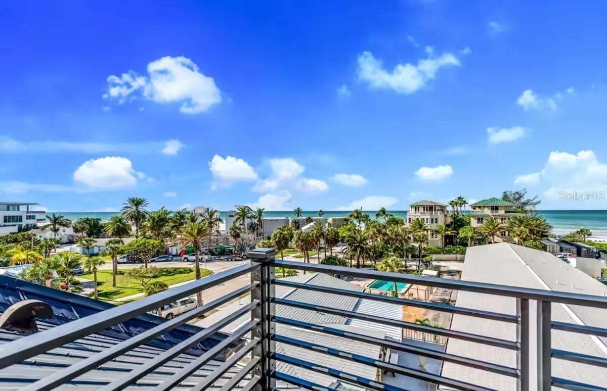 85 AVENIDA MESSINA, SARASOTA FL 34242 MLS#A4686937Roof top views