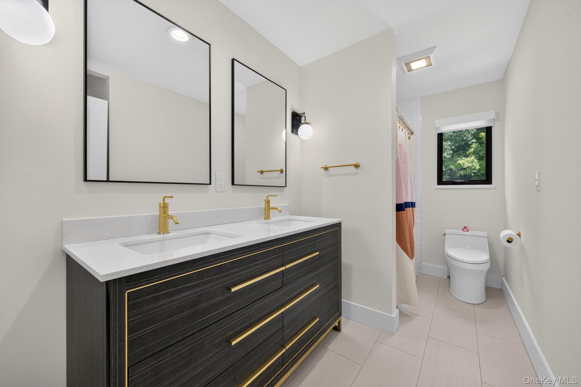 Upstairs Hall Bath