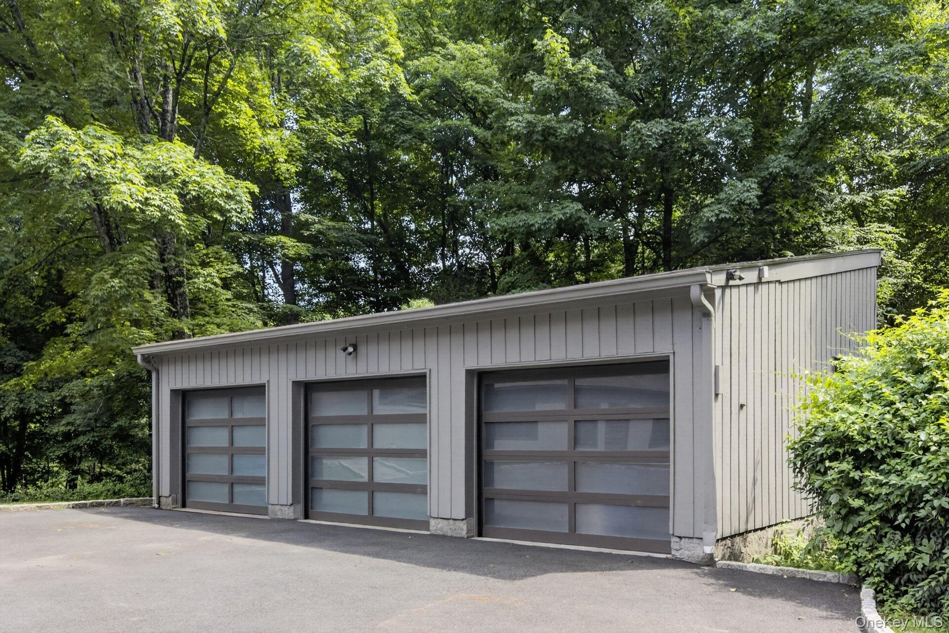 3 Car Garage