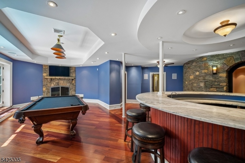 LL Rec Room w/ Full Steam Bath