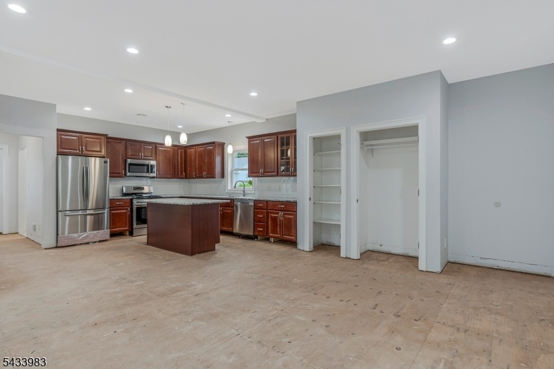 Eat In Kitchen