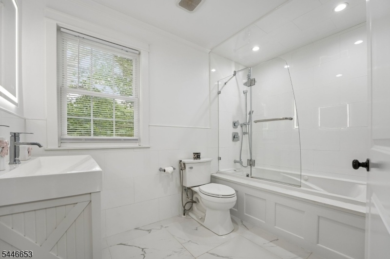 2nd Floor Bathroom