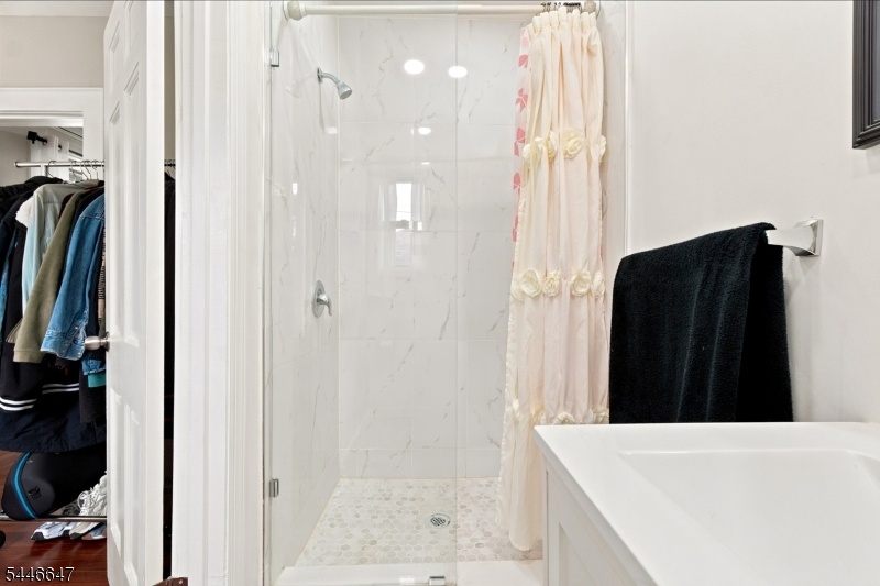 1st Floor Bathroom