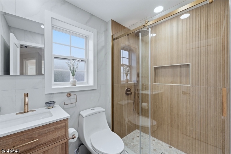 Main bathroom