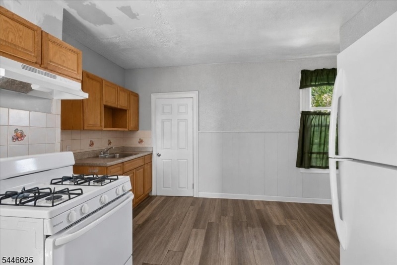 2nd fl kitchen