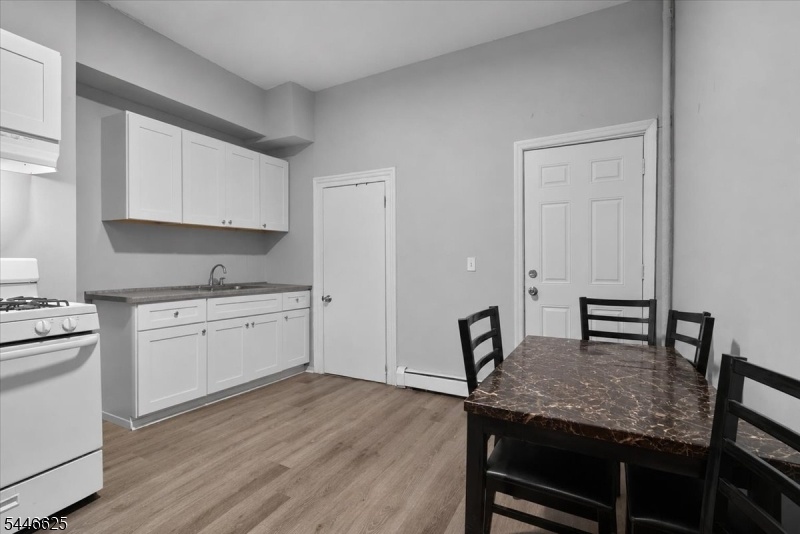 1st fl kitchen