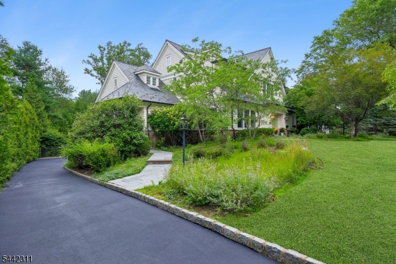 Mint Condition 5 Bedroom