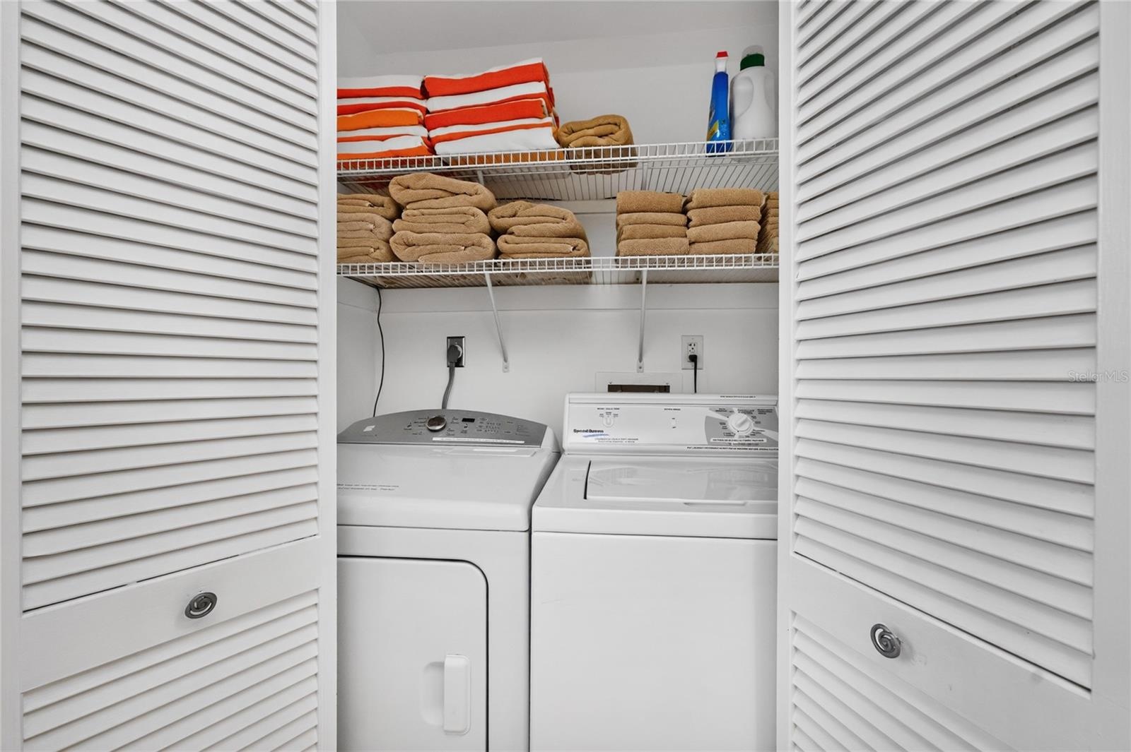 1120 Gulf Blvd - Main House - Suite 5 Laundry