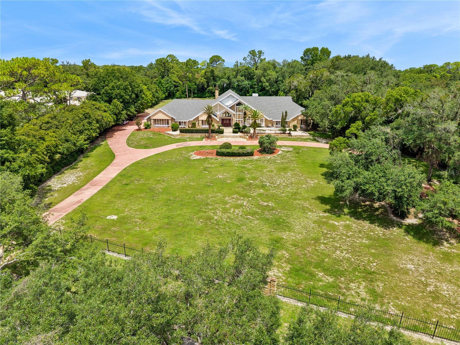 2.89 Acre Estate