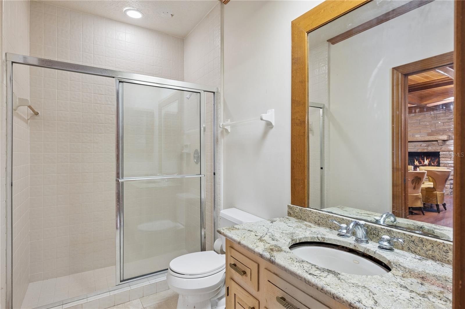 Parlor/Dining Room Full Bath