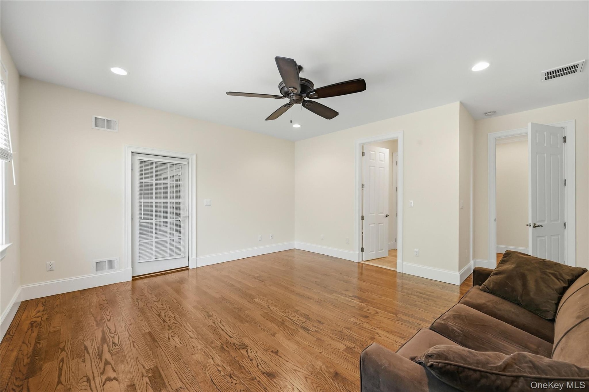 Access to bathroom and porch