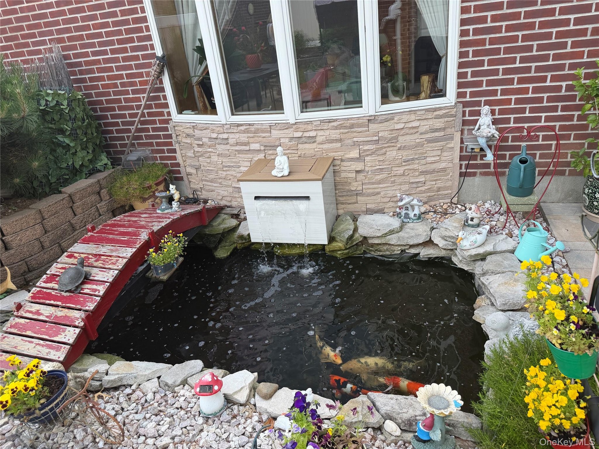 Water filter fish pond