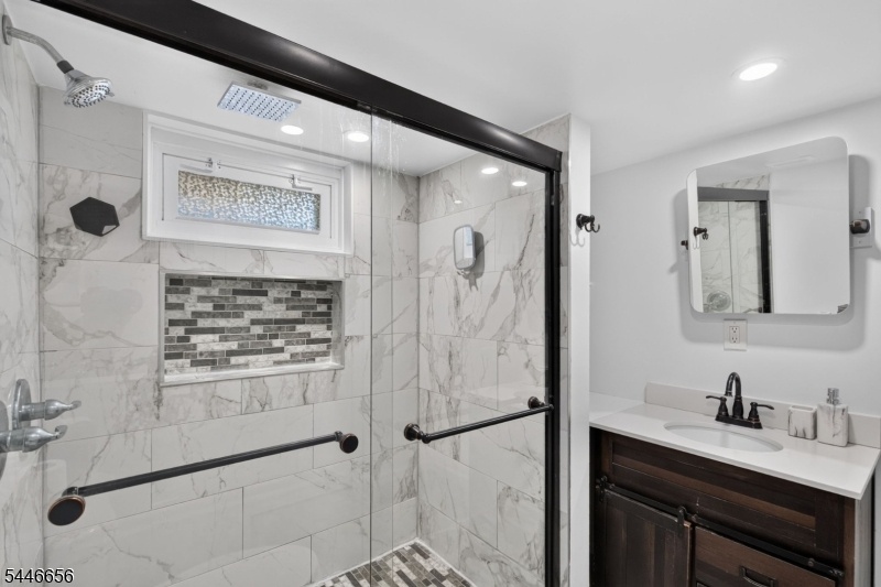 Basement full bathroom