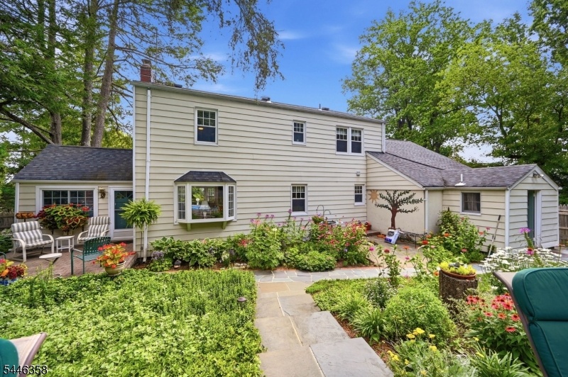 Beautiful Gardens/Rear View