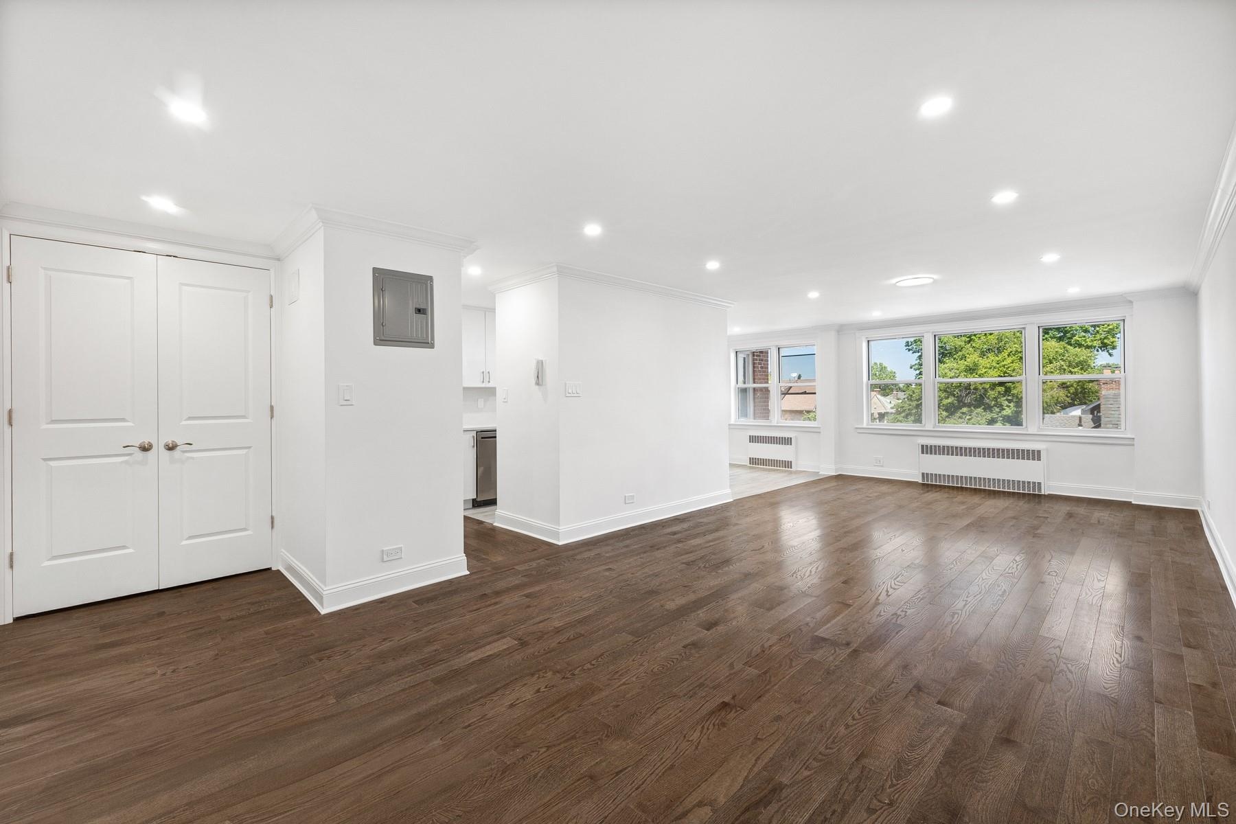 Entrance / Living Room