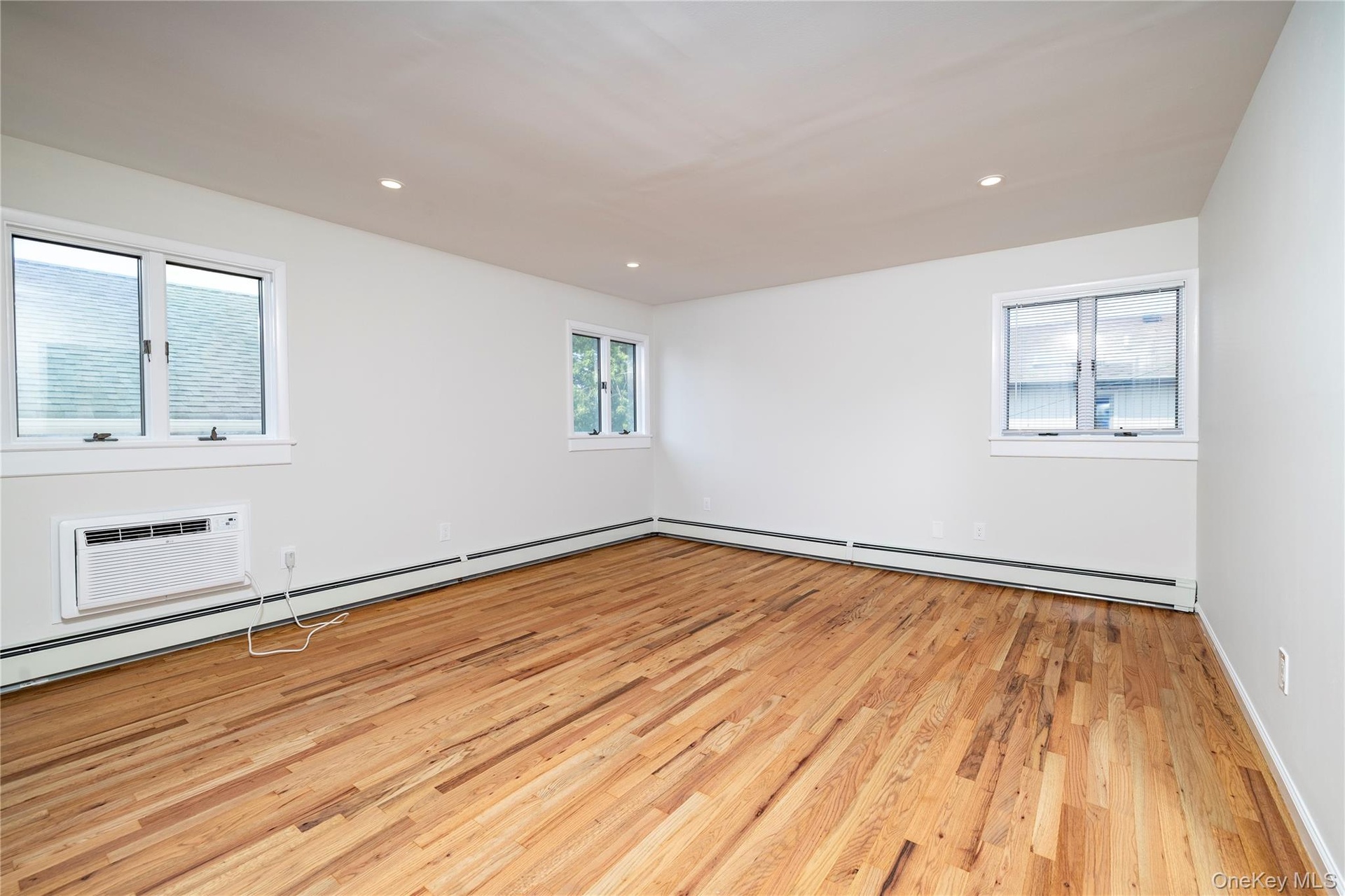 primary bedroom w bath