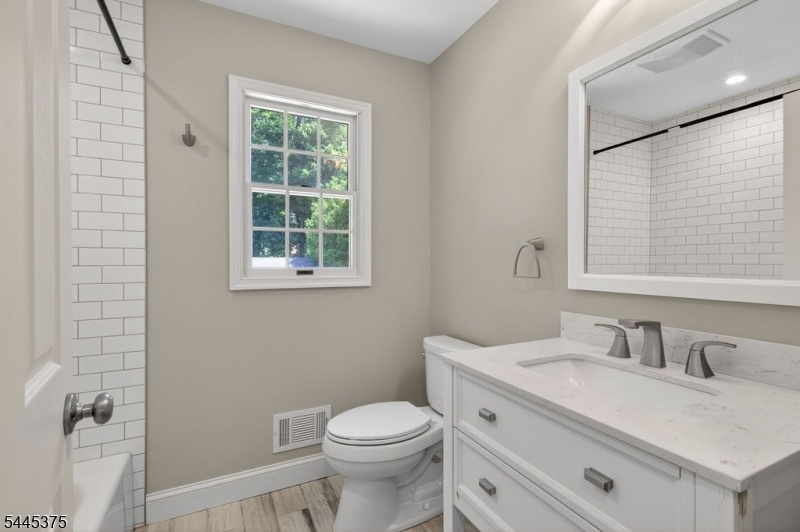 Main hall bath