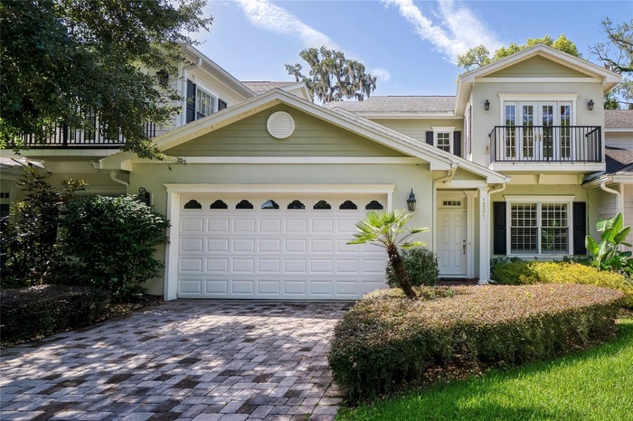 Welcome to 1331 Country Club Oaks Circle!