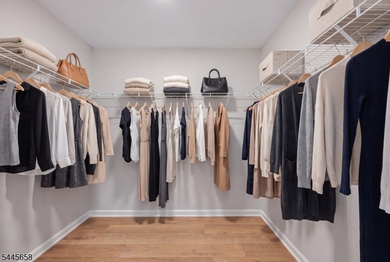 DUAL WALK IN CLOSETS