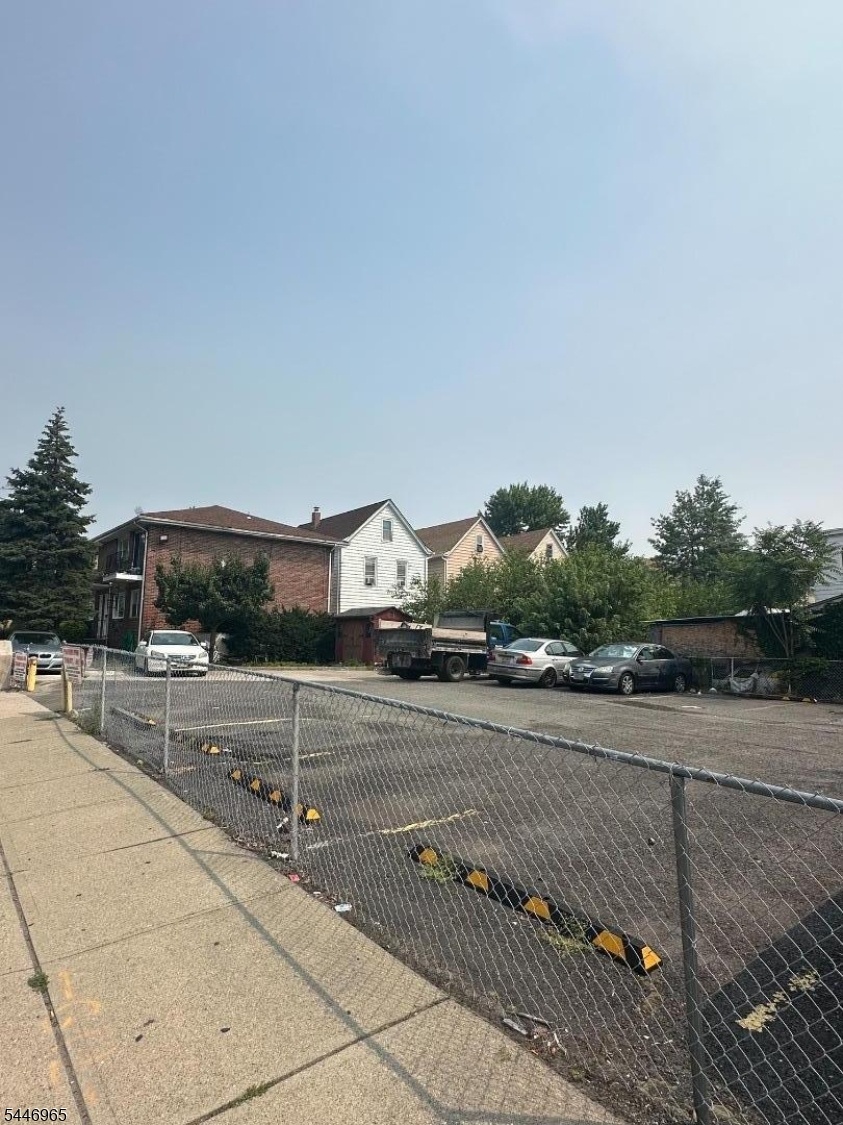 16 Parking Spots