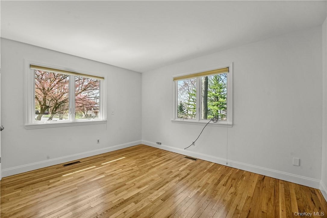 Second bedroom.