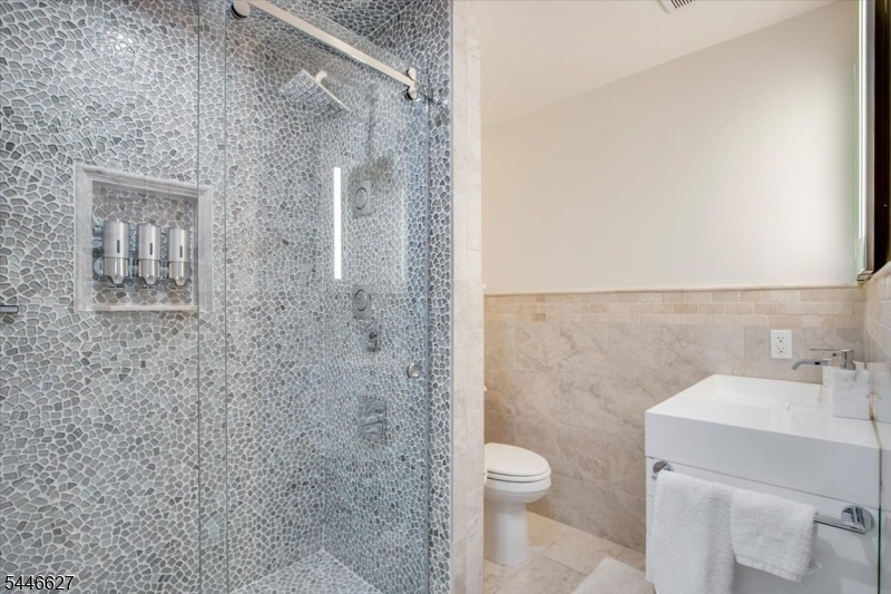 Bathroom W/ heated floors