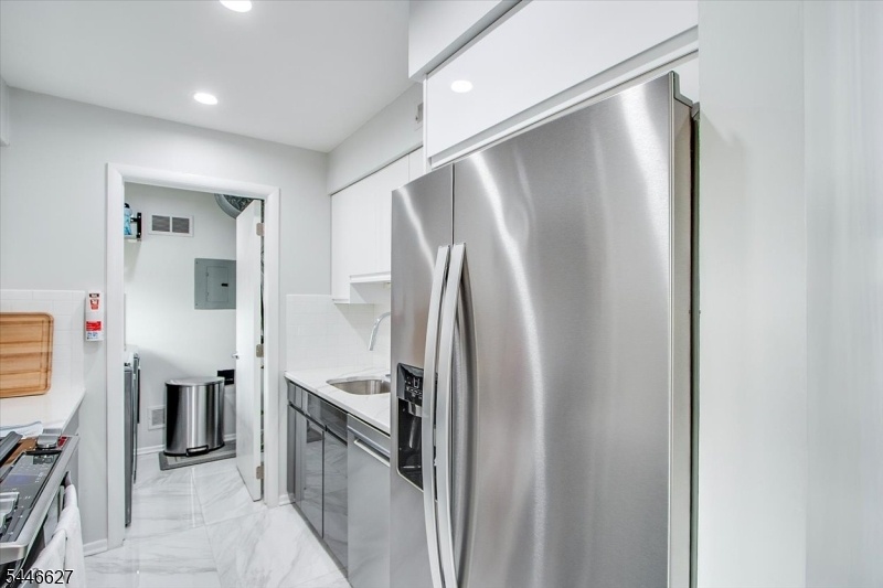 Kitchen W/ new appliances
