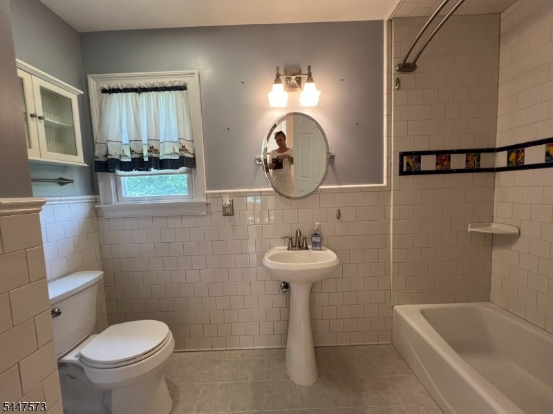 full bath 2nd fl