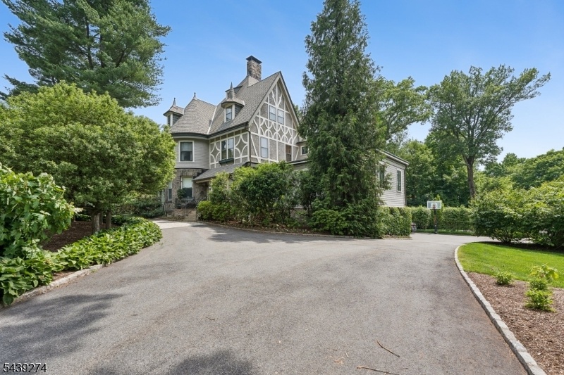 Majestic 7 Bedroom Home