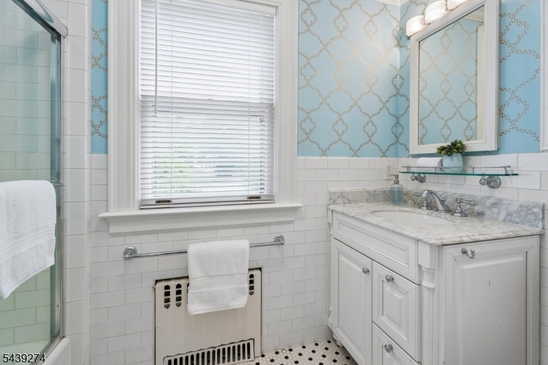 En Suite Bath