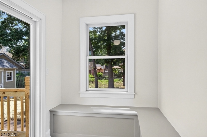 Breakfast nook bench