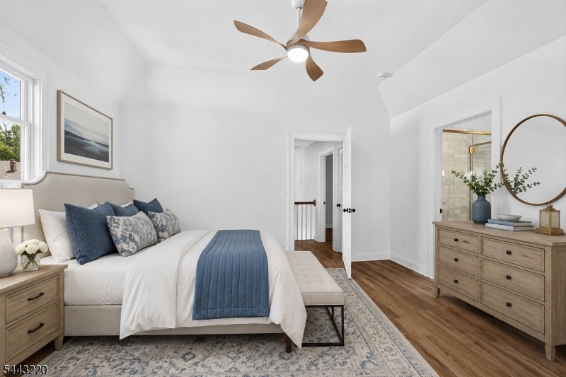 Primary bed virtually staged